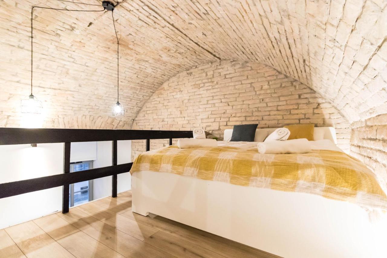 Kiraly Downtown Apartment