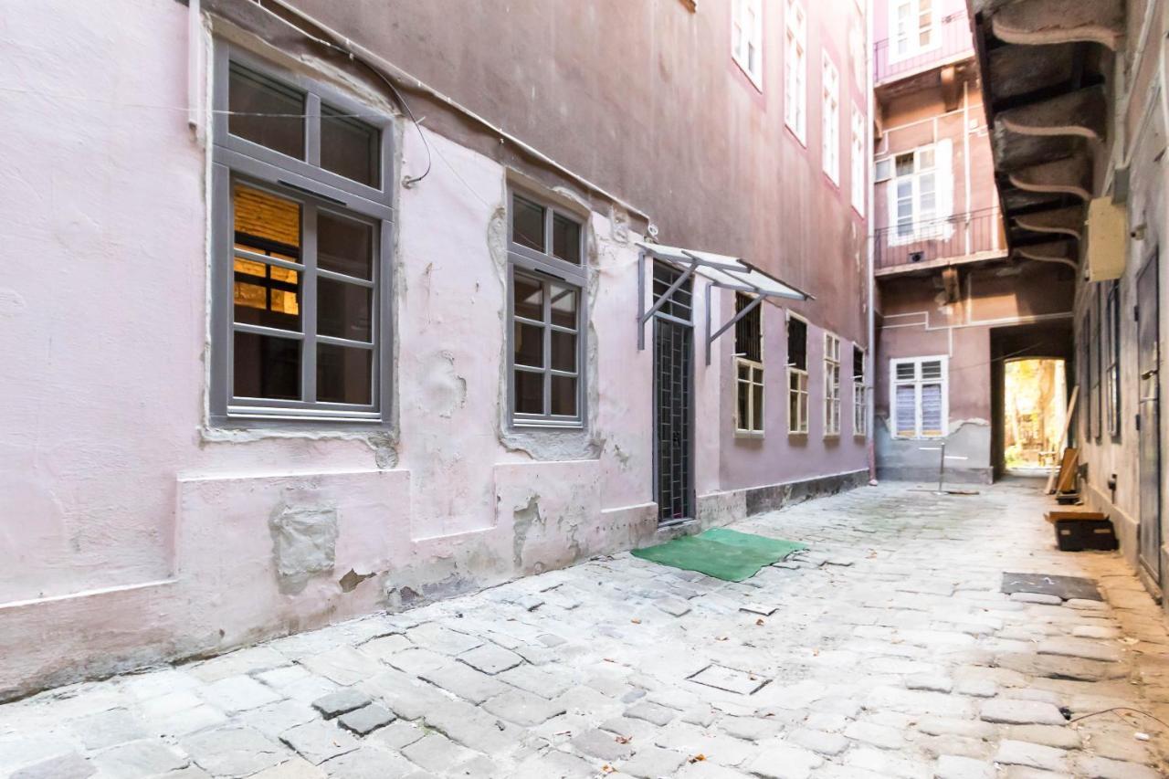 Kiraly Downtown Apartment